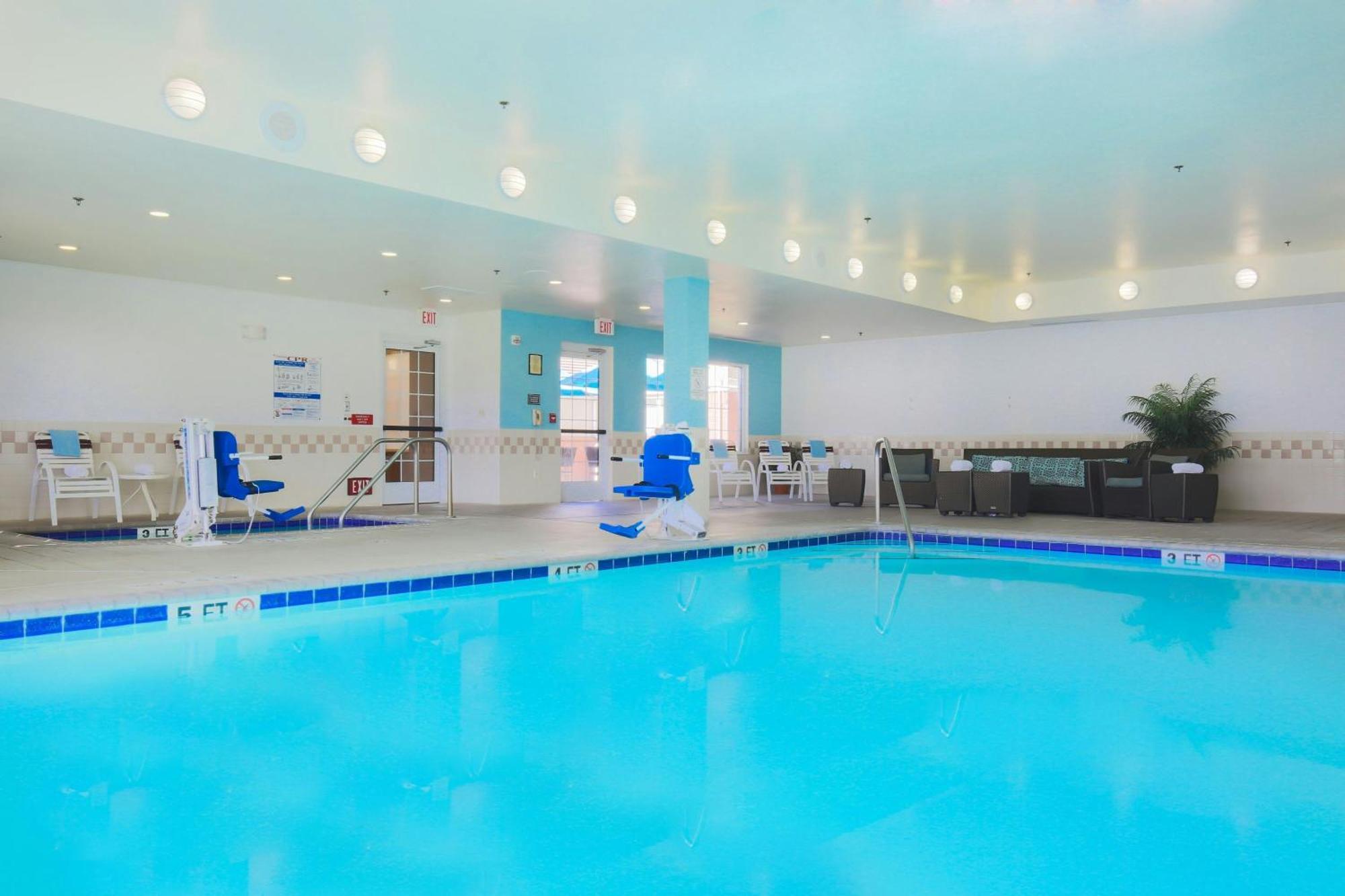 Courtyard By Marriott Monterey 3*